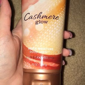 Cashmere Glow body lotion